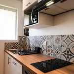 Apartment - Nets A Prix Honnete - *